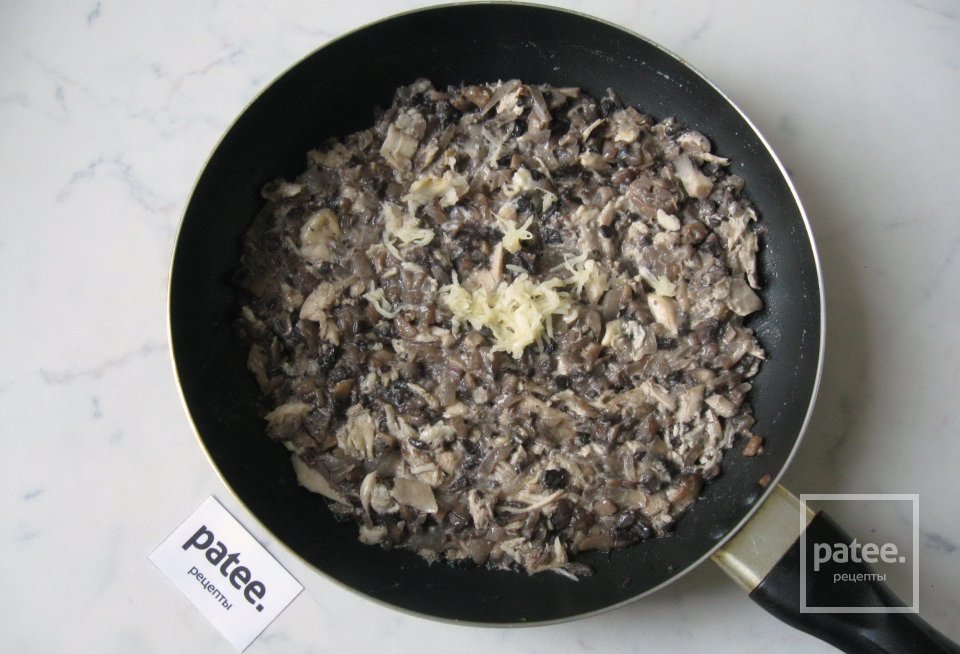 Рулет из кабачков с грибами - Шаг 12