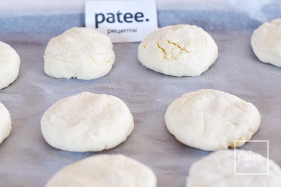 Сырники в духовке с йогуртово-маковой заливкой - Шаг 9