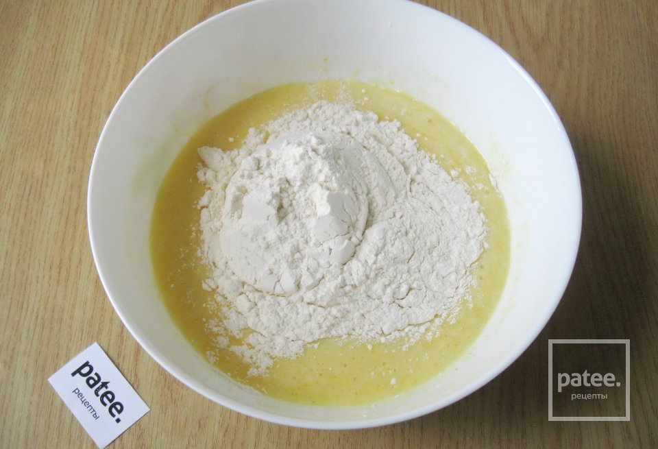 Шоколадный кекс с вишней - Шаг 8