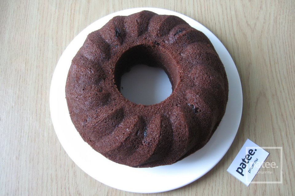 Шоколадный кекс с вишней - Шаг 14