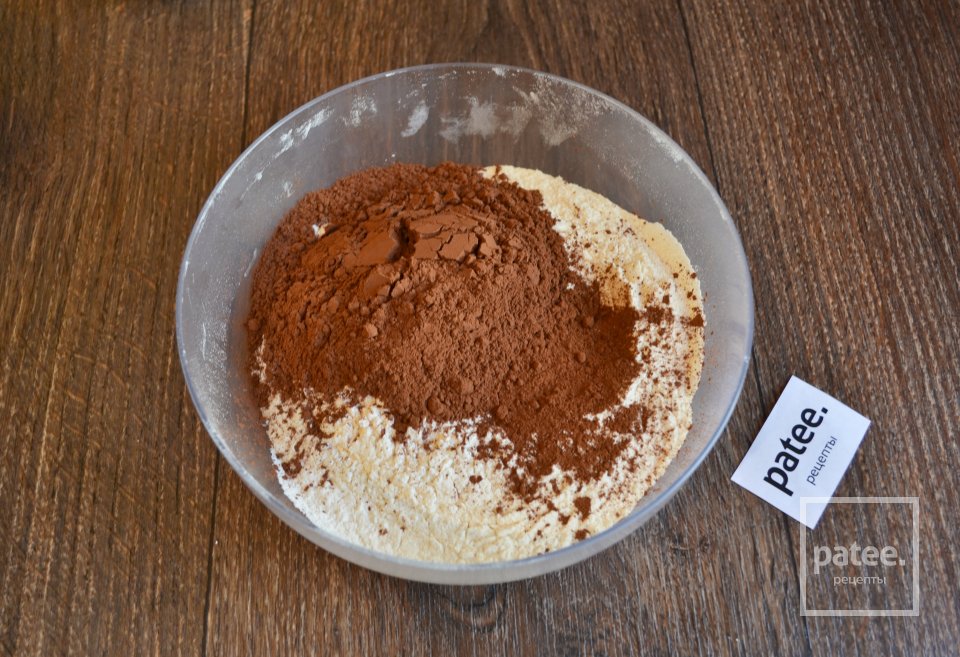 Капкейки с шоколадом и малиной - Шаг 7