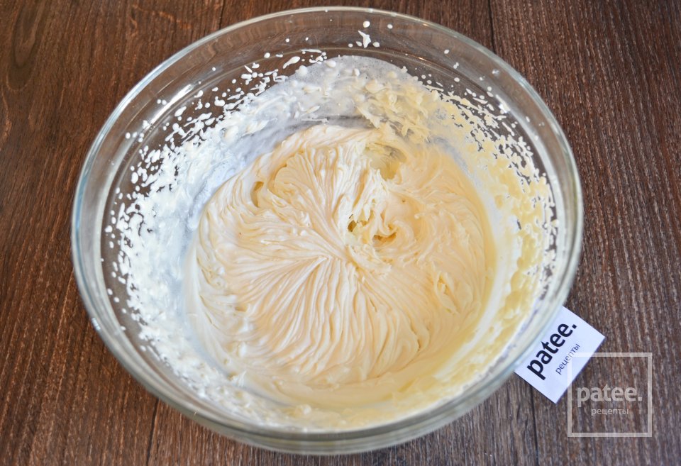 Капкейки с шоколадом и малиной - Шаг 12