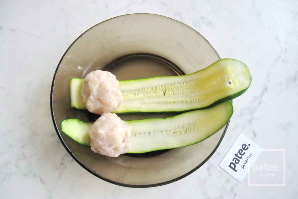 Рулетки из цуккини с куриным фаршем - Шаг 9