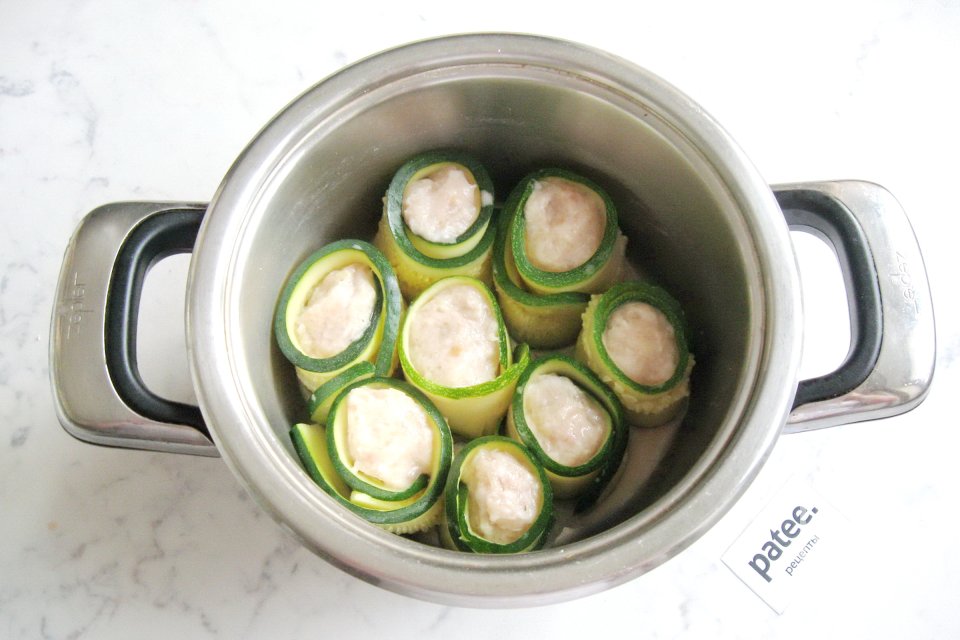 Рулетки из цуккини с куриным фаршем - Шаг 10