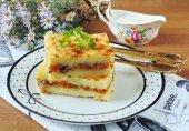 Картофельная запеканка с кабачками и грибами
