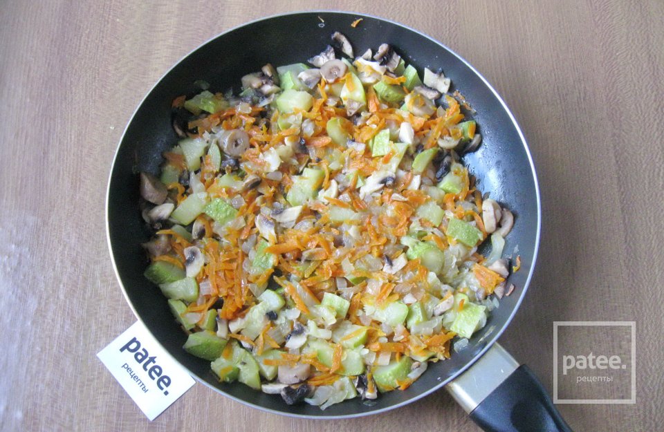 Картофельная запеканка с кабачками и грибами - Шаг 10