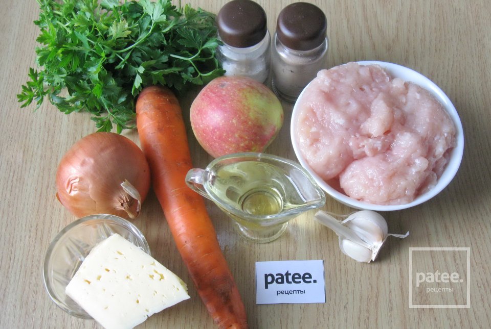 Куриный рулет с морковью и сыром на пару - Шаг 1