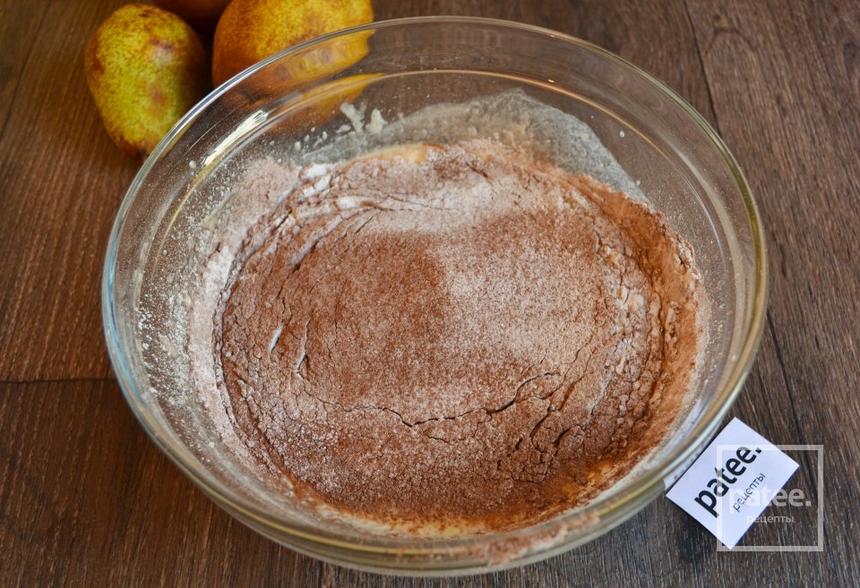Шоколадный пирог с грушами - Шаг 7