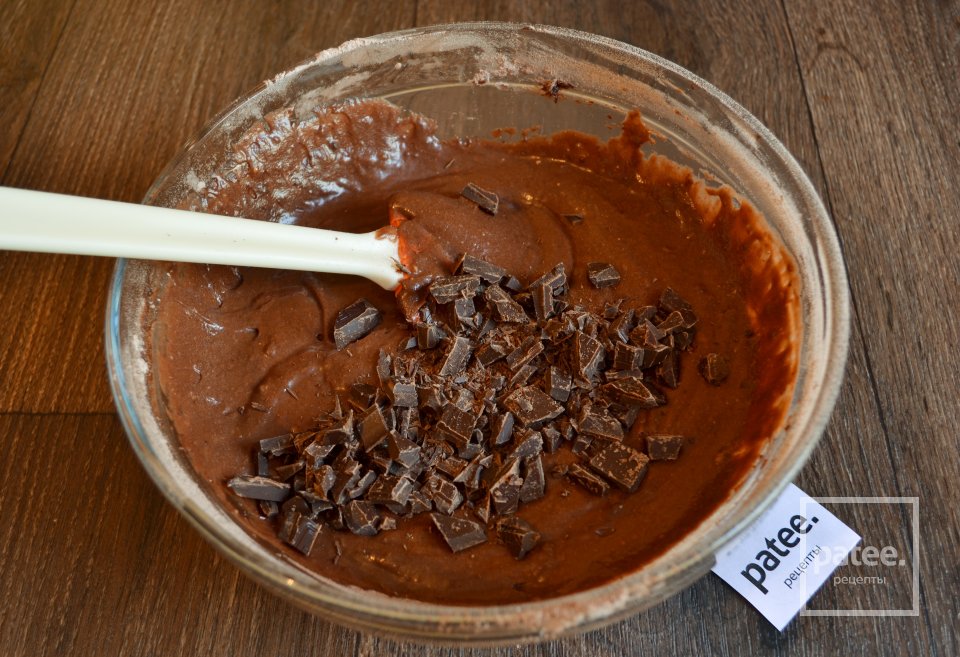 Шоколадный пирог с грушами - Шаг 8