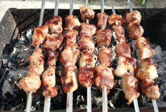 Шашлык в томатном маринаде