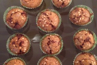 Маффины с шоколадом и кедровыми орехами