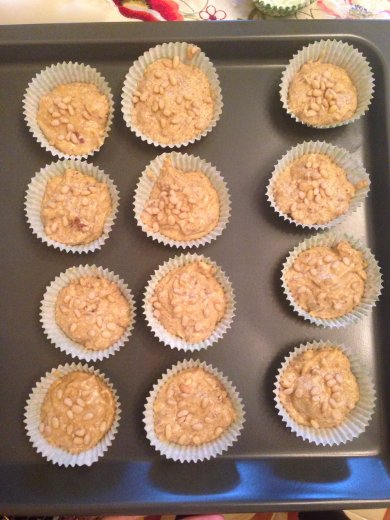 Маффины с шоколадом и кедровыми орехами - Шаг 7