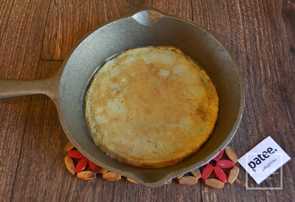 Тоненькие блины на молоке - Шаг 10