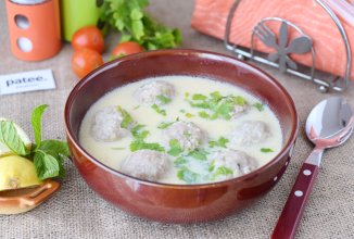 Мясные тефтели в яично- лимонном соусе