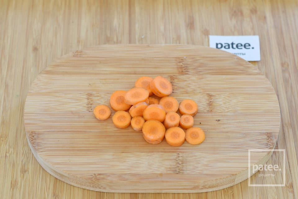 Тушеный картофель с копчеными ребрышками и грибами - Шаг 10