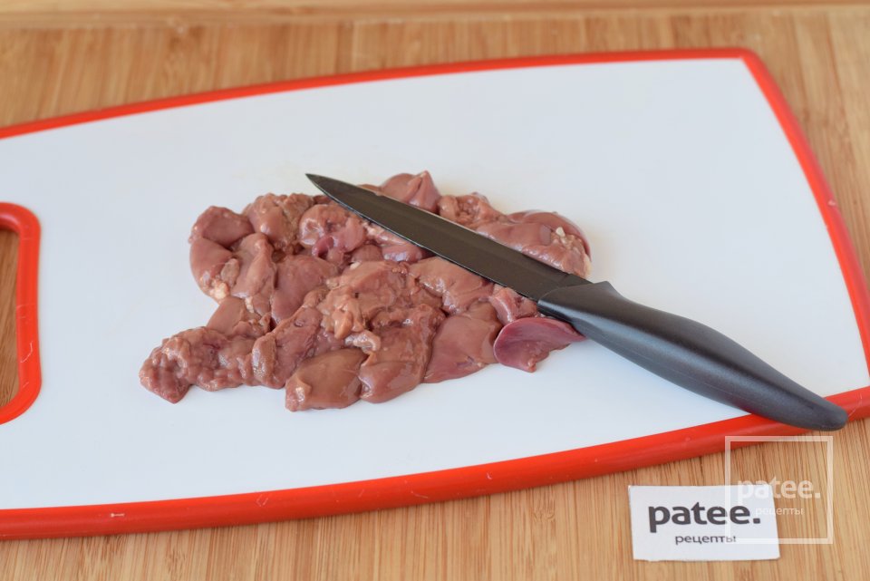 Салат из куриной печени с горошком - Шаг 4