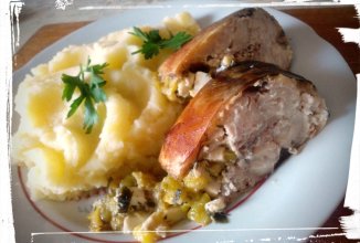 Запеченная скумбрия фаршированная болгарским перцем