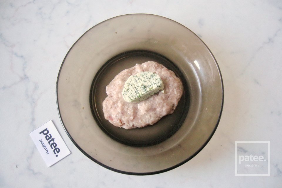 Котлеты с зелёным маслом - Шаг 13