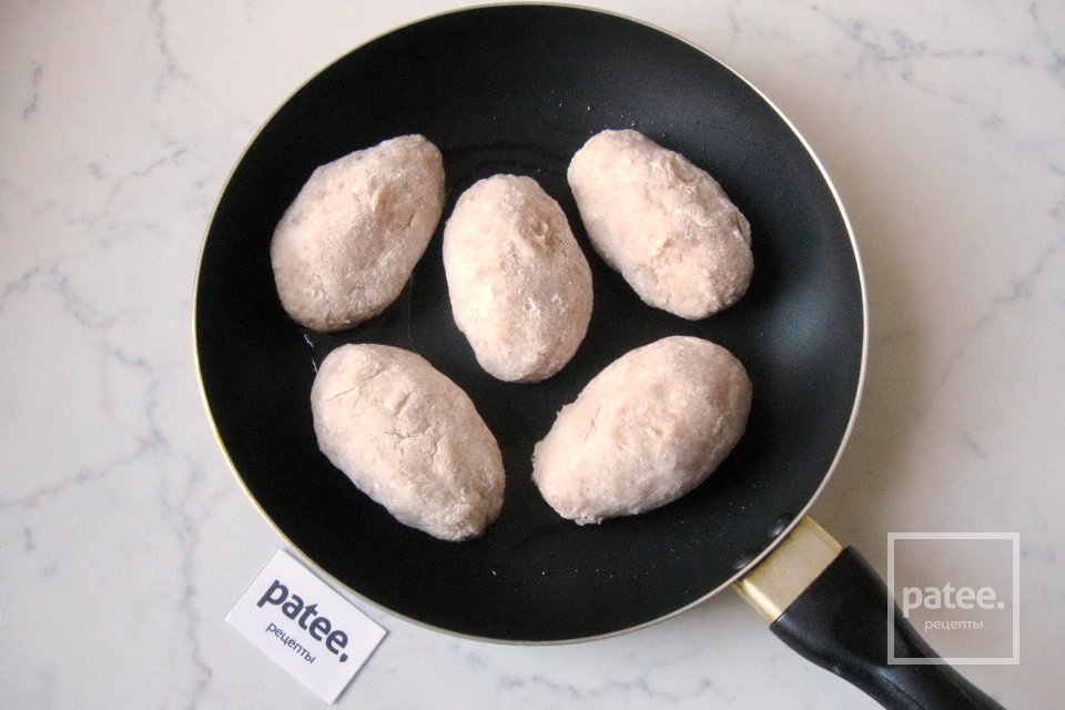 Котлеты с зелёным маслом - Шаг 16