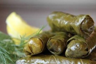 Сарма из виноградных листьев