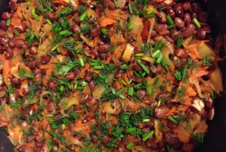 Острая тушенная фасоль