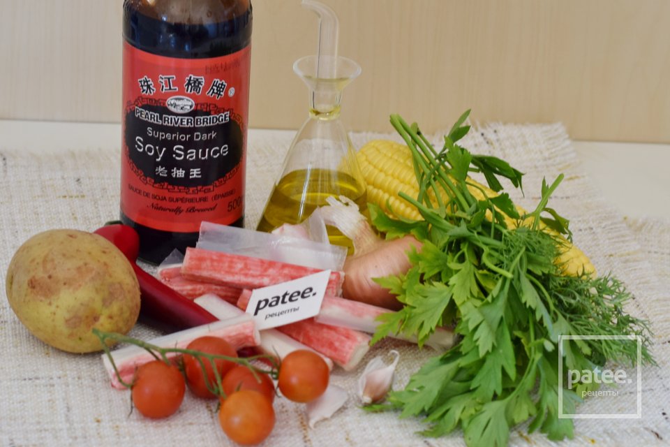 Крабовые палочки с овощами - Шаг 1