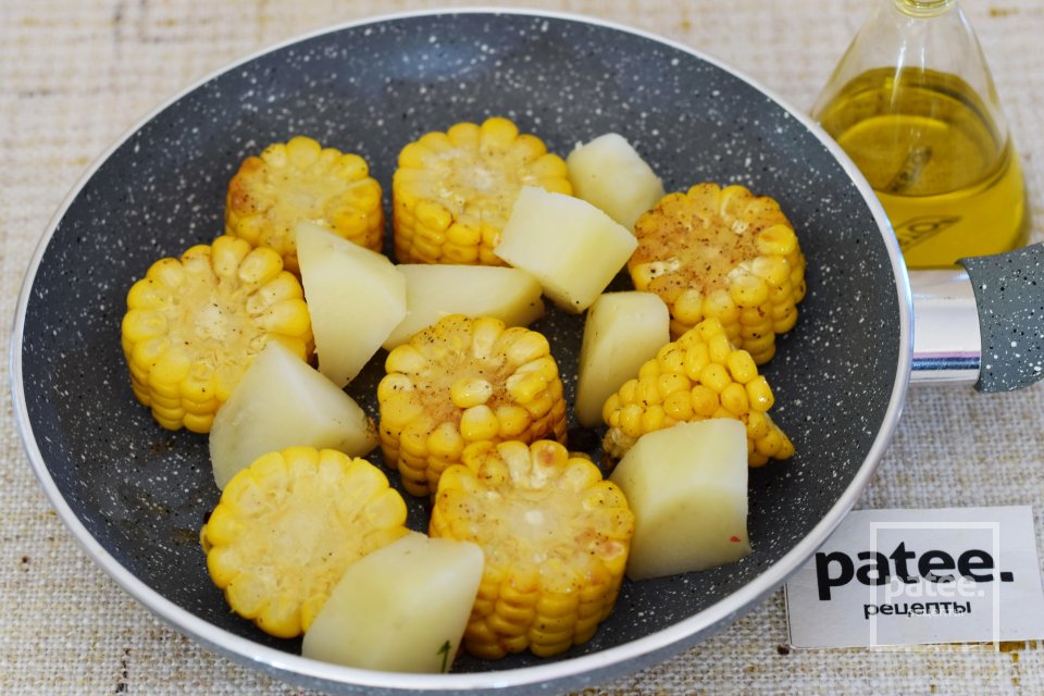 Крабовые палочки с овощами - Шаг 5