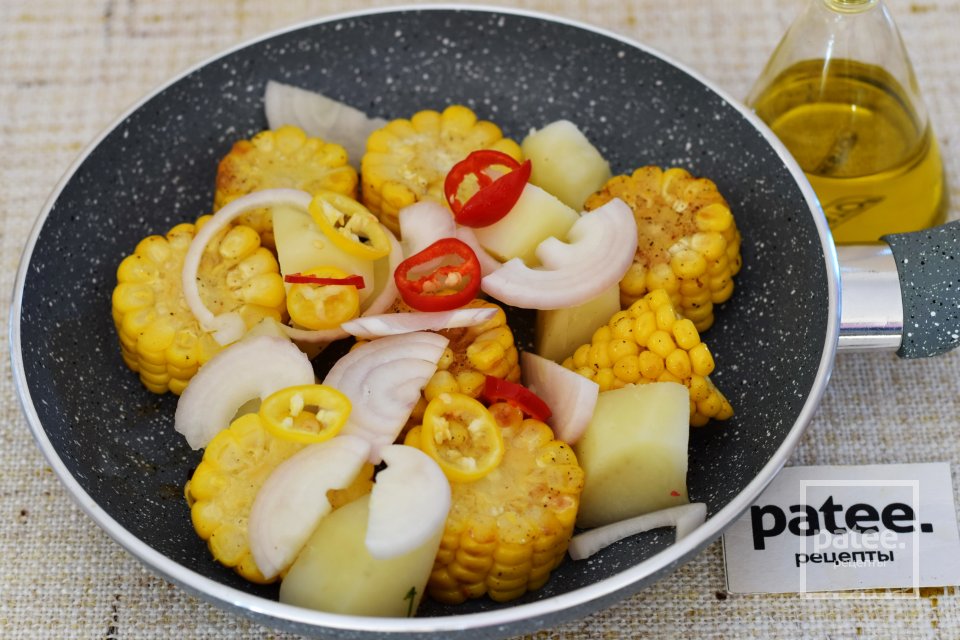 Крабовые палочки с овощами - Шаг 9