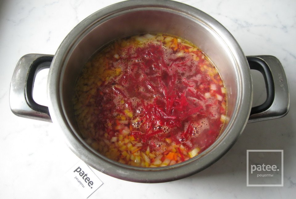 Горячий свекольник с грибами - Шаг 6