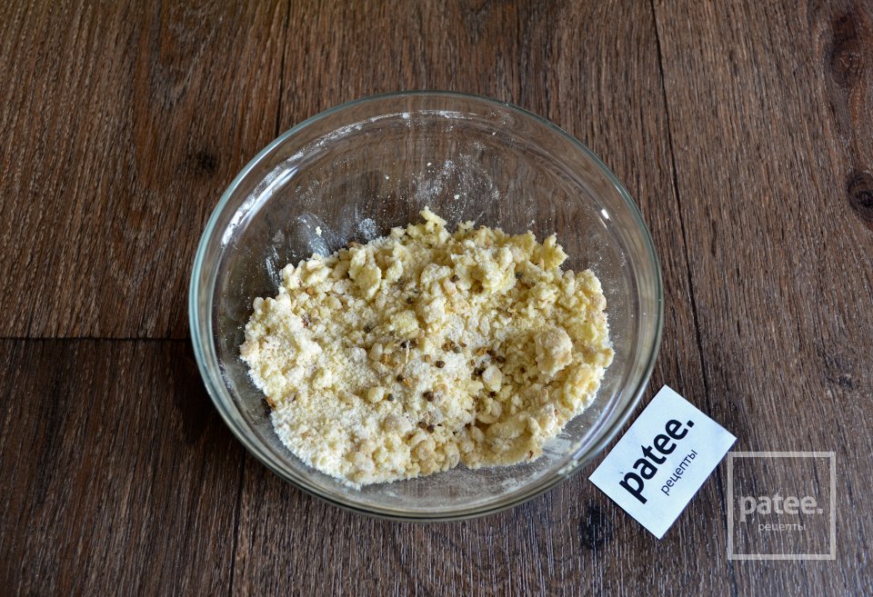 Пряный яблочный крамбл с грецкими орехами - Шаг 5