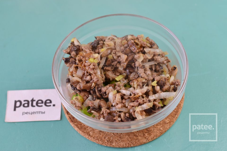 Мясной рулет с полезной начинкой - Шаг 10