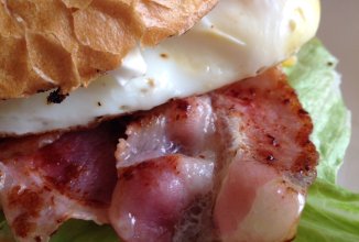 Сендвич с беконом