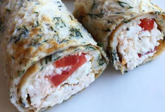 Рулетики с помидором и творогом