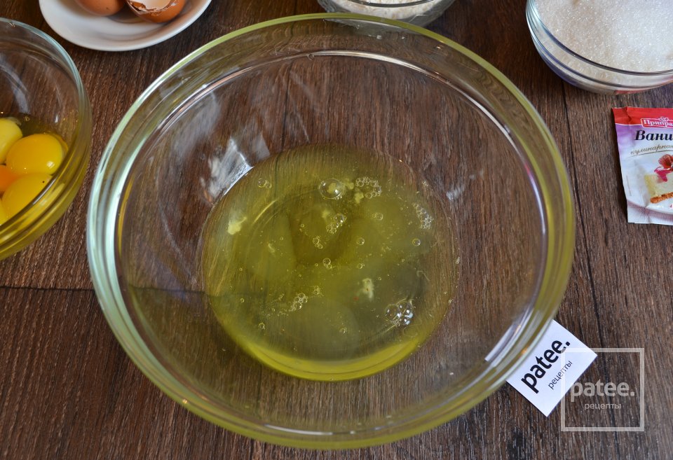 Торт со сливочным кремом, бананами и шоколадом - Шаг 3