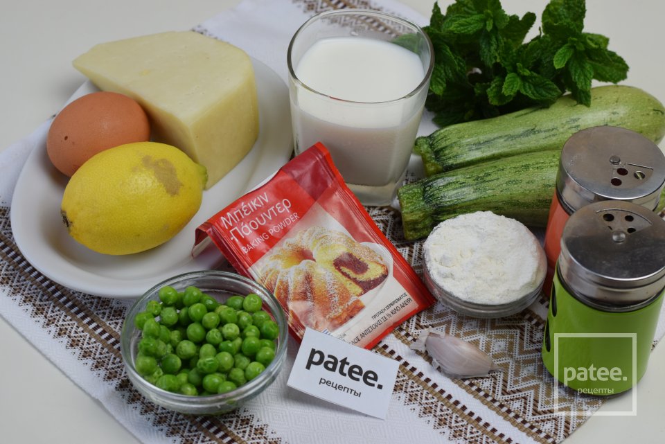 Кабачковые оладьи с зеленым горошком - Шаг 1