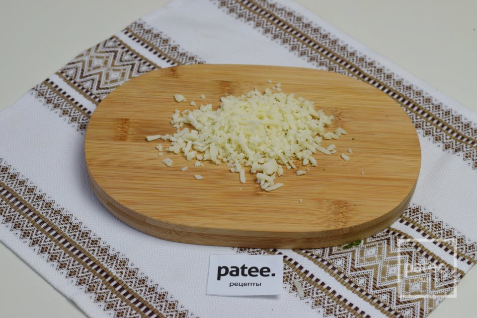 Кабачковые оладьи с зеленым горошком - Шаг 7