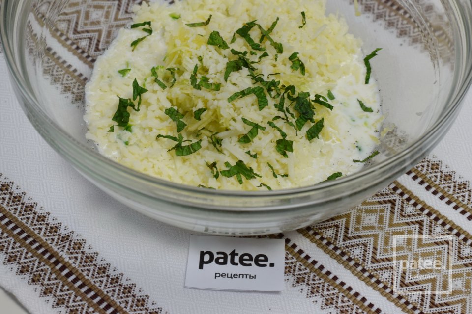 Кабачковые оладьи с зеленым горошком - Шаг 10