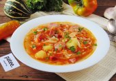 Щи с копченой колбасой и сосисками