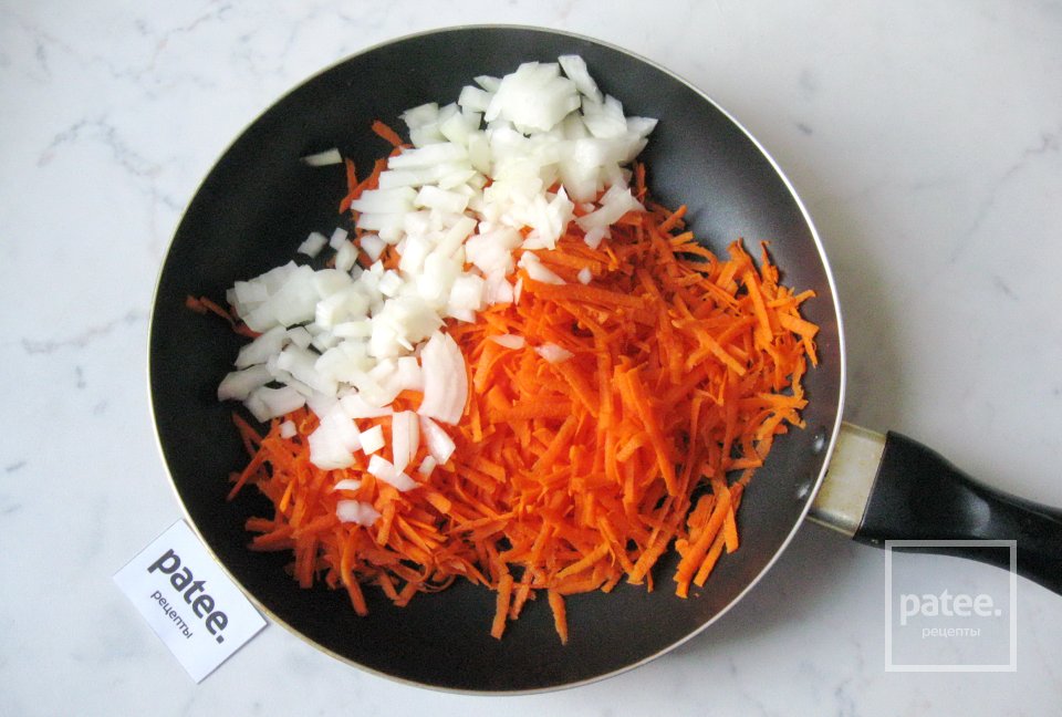 Щи с копченой колбасой и сосисками - Шаг 4