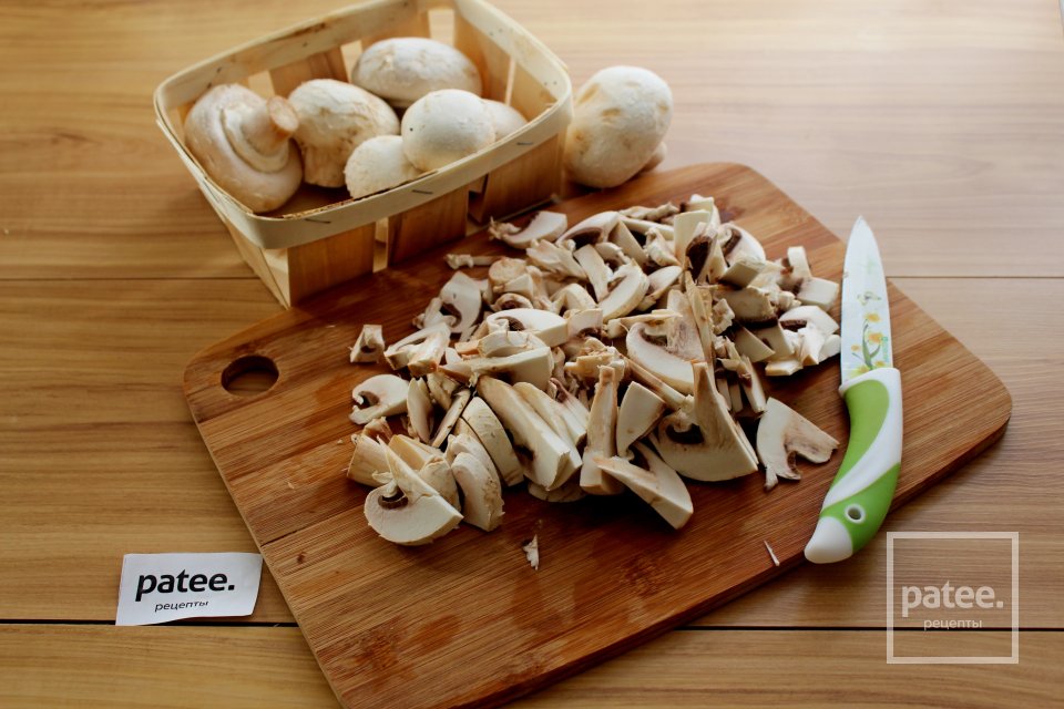 Плетенки с капустой и грибами - Шаг 10