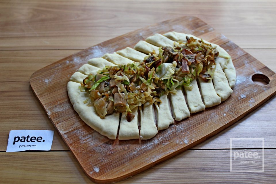 Плетенки с капустой и грибами - Шаг 16