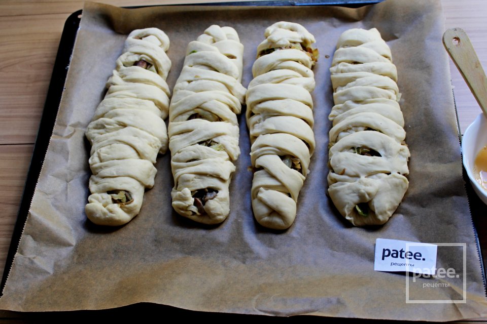 Плетенки с капустой и грибами - Шаг 19