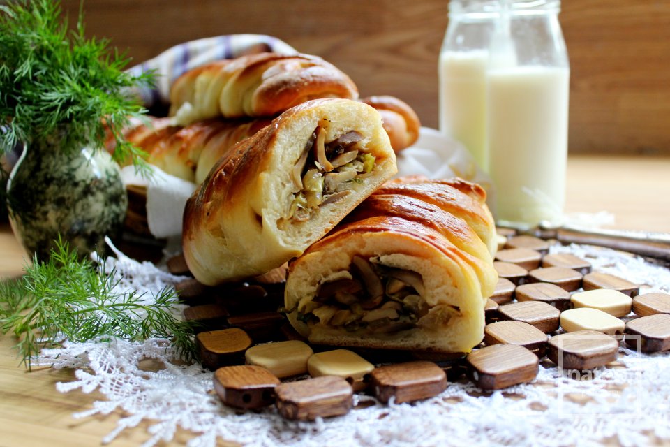 Плетенки с капустой и грибами - Шаг 21