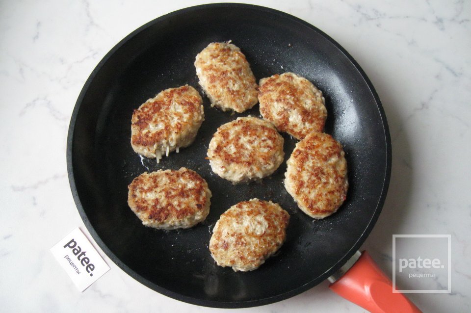 Котлеты с вермишелью и сыром - Шаг 10