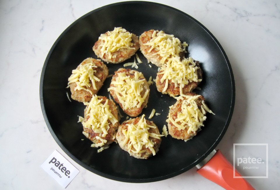 Котлеты с вермишелью и сыром - Шаг 11