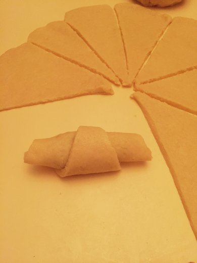 Круассаны с шоколадной пастой - Шаг 4