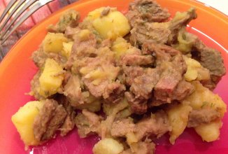 Говяжий гуляш с картофелем