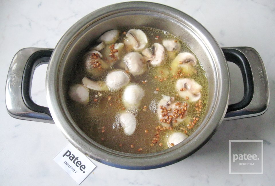 Гречневая каша со свининой и грибами - Шаг 11