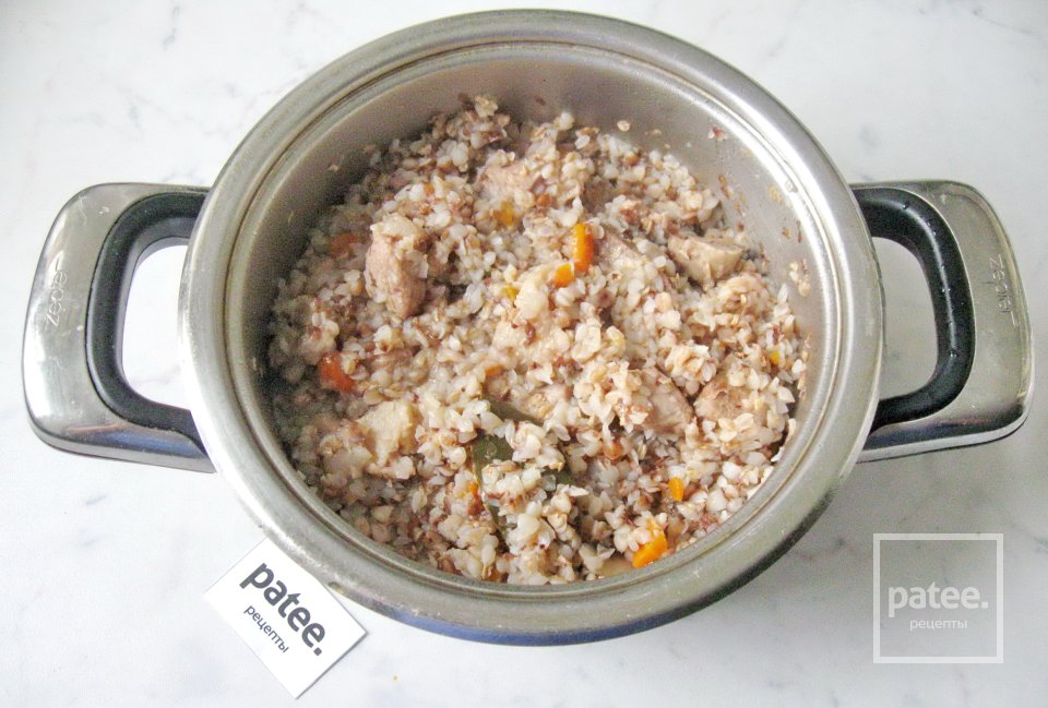 Гречневая каша со свининой и грибами - Шаг 12