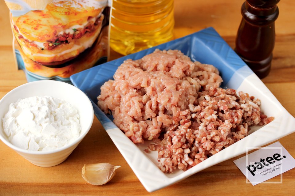 Оригинальные оладьи из мясного фарша - Шаг 1